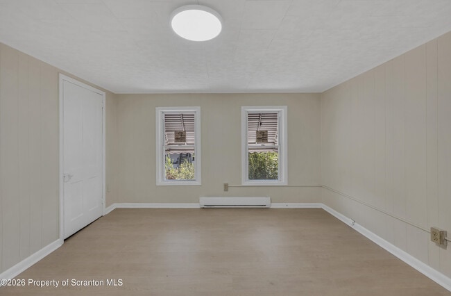 Building Photo - 629 Beech St