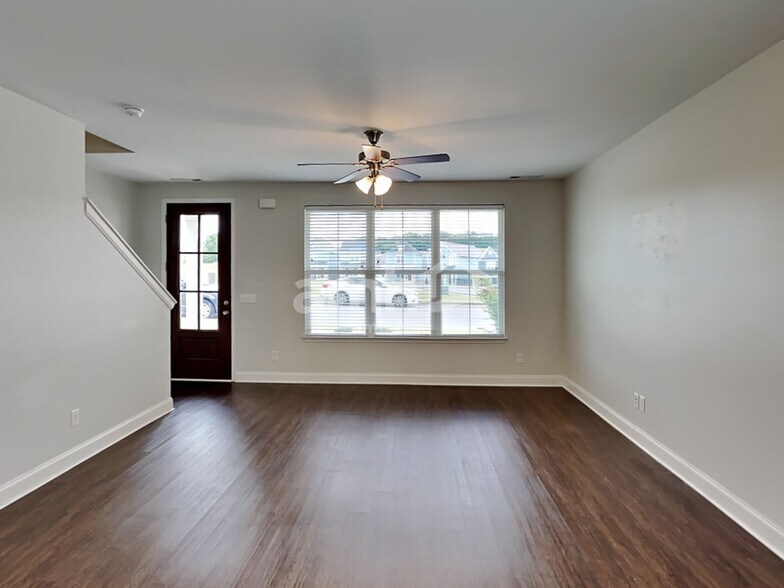 Building Photo - 5506 Central Grove Sq