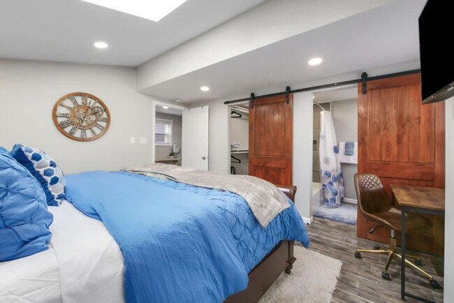 Building Photo - 3576 Portage Point Blvd