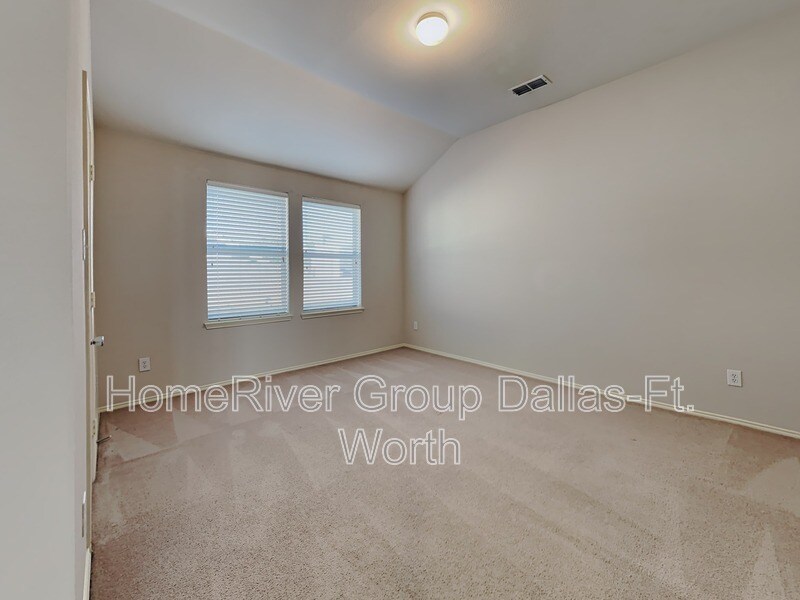 Building Photo - 5900 Calloway Dr