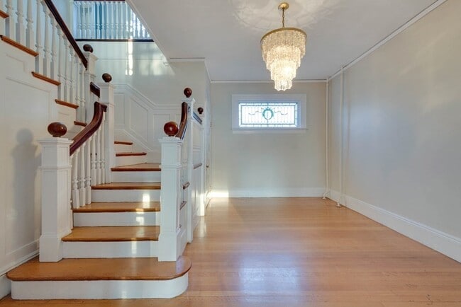 Building Photo - 380 Arborway