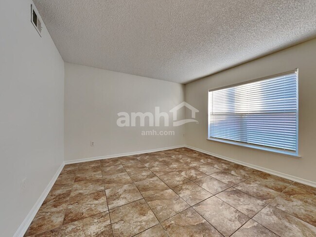 Building Photo - 7147 High Bluff Rd