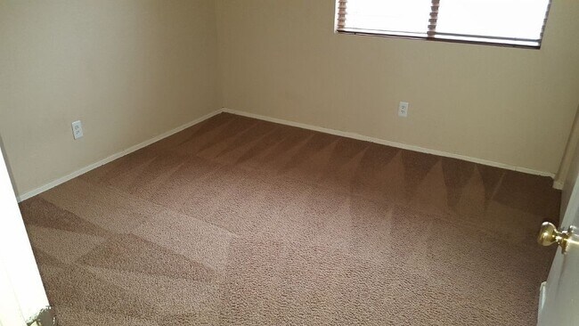 Building Photo - 14928 N 150th Ln