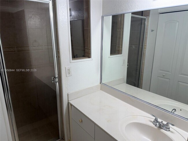 Building Photo - 4235 N University Dr