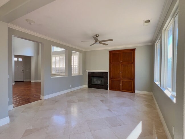 Building Photo - Upgraded 4 bedrooms 3 full baths home in Chula Vista- San Miguel Ranch area.