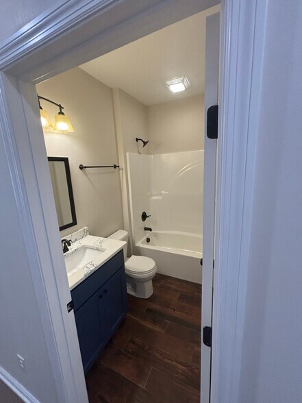 Building Photo - 210 Cherokee Dr