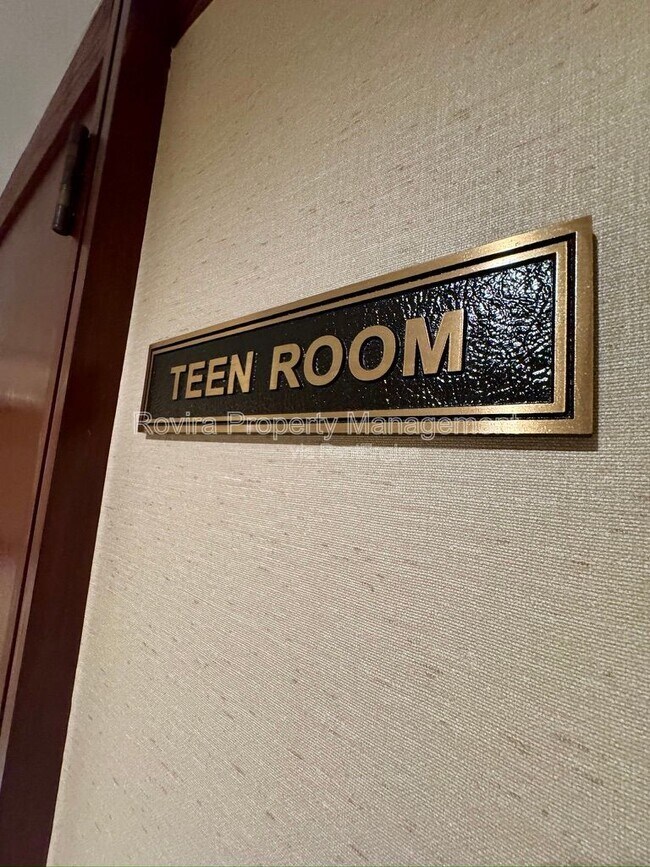 Building Photo - 19667 Turnberry Way