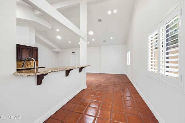 Building Photo - 1090 Elfstone Ct
