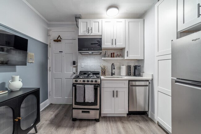 Building Photo - 2119 N Sedgwick St