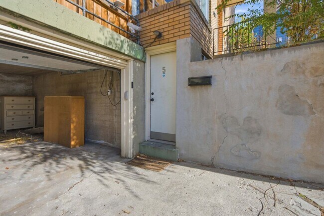 Building Photo - Peaceful Studio Apartment Near the Utah Capitol & Downtown Salt Lake City