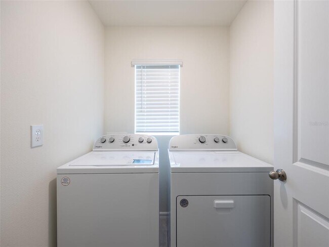 Building Photo - 3820 Mannered Gold Ave