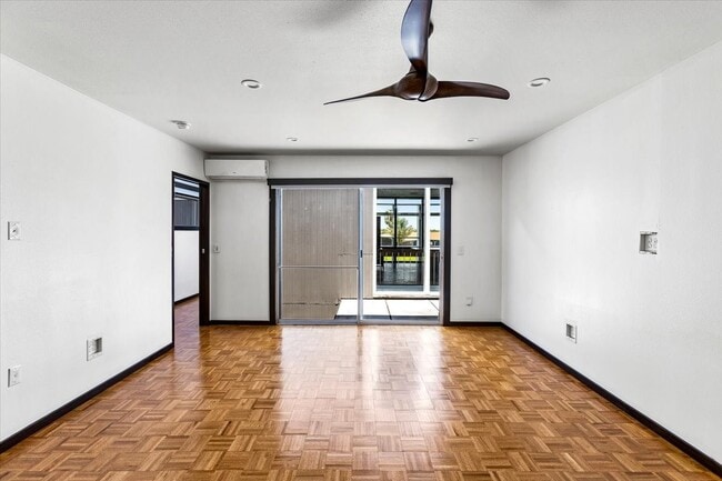 Building Photo - 1310 Harbor View Dr