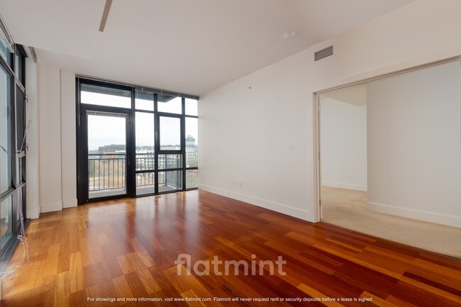 Building Photo - 2911 2nd Ave