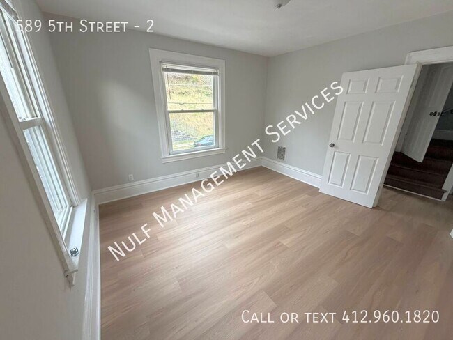 Building Photo - 589 5th St