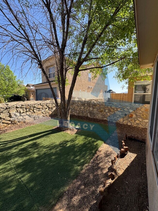 Building Photo - REDUCED! Spacious 4 Bed House in Rincon Mesa!