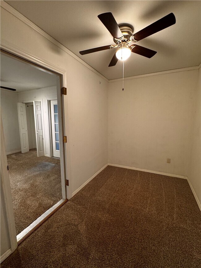 Building Photo - 659 Frances Dr