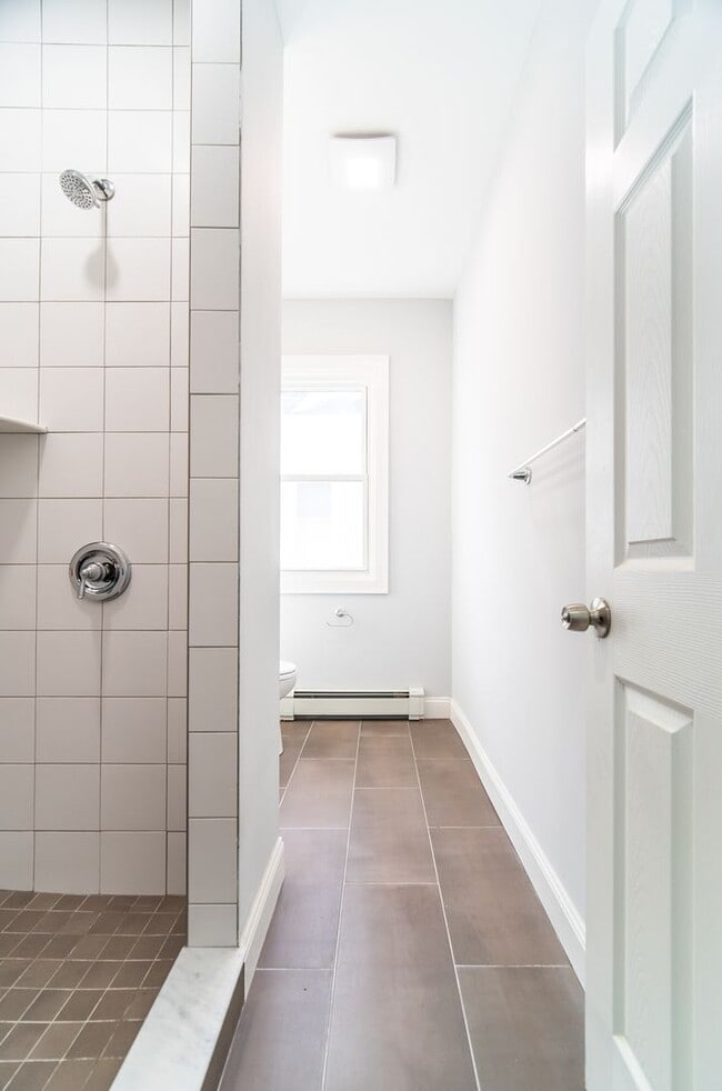 Building Photo - 83 Division St