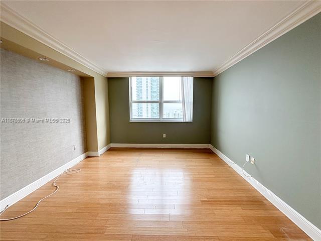 Building Photo - 1155 Brickell Bay Dr