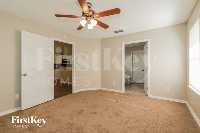 Building Photo - 2047 Eclipse Dr