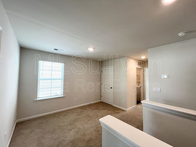 Building Photo - 2932 Egert Dr