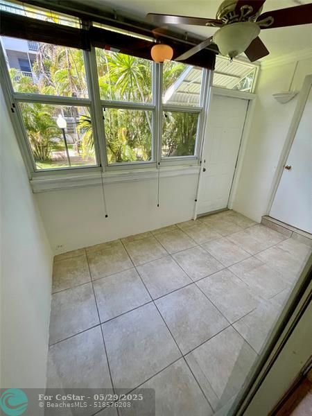 Building Photo - 1333 E Hallandale Beach Blvd