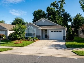 Building Photo - 814 Brooke Manor Dr