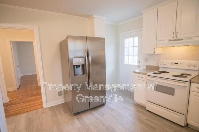 Building Photo - 121 Scarlett St