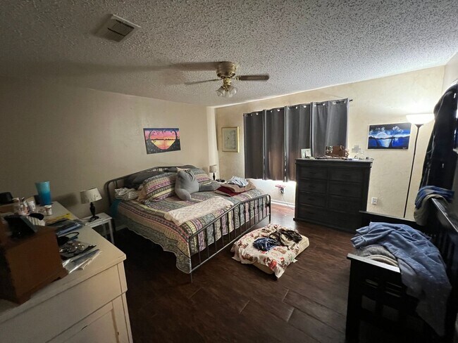 Building Photo - 4421 75th Dr