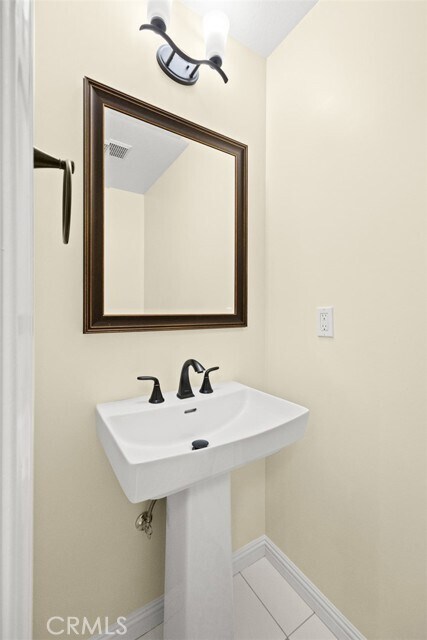 Building Photo - 1647 N Santa Anita Ave