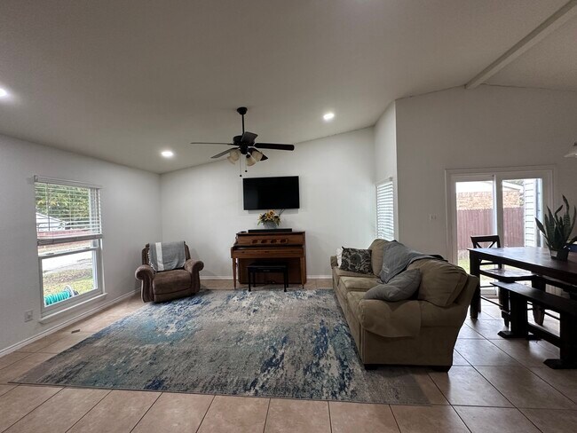 Building Photo - 6916 Elliot Ct