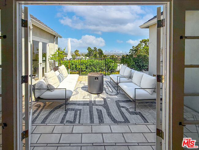 Building Photo - 6248 Scenic Ave