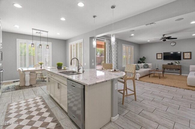Building Photo - 3603 E Salter Dr
