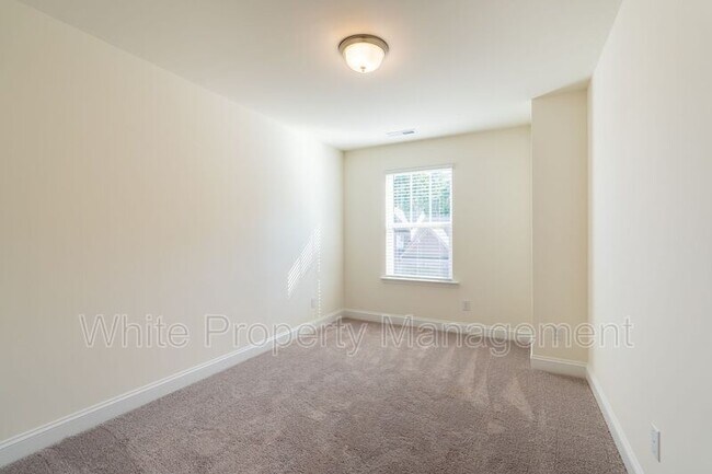 Building Photo - 1556 Cedar Tree Dr