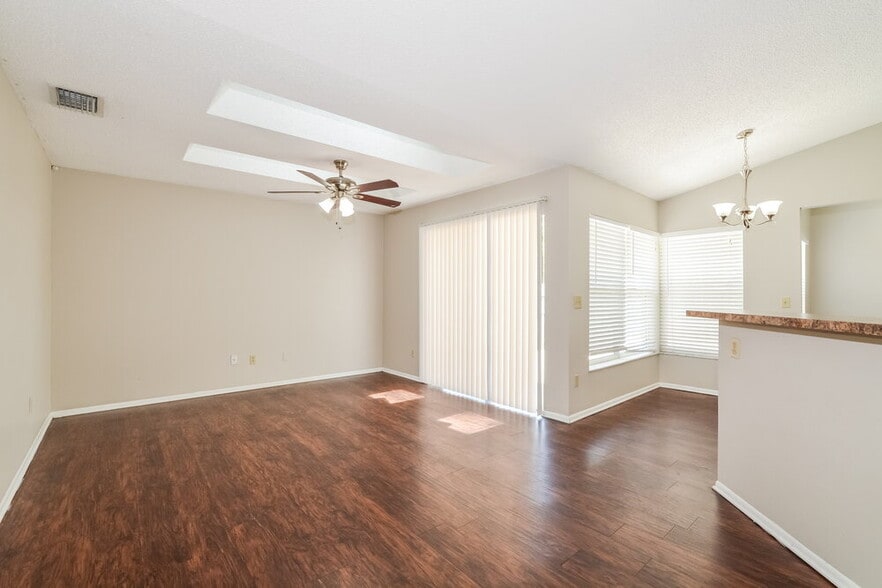 Building Photo - 1176 Countrywind Dr