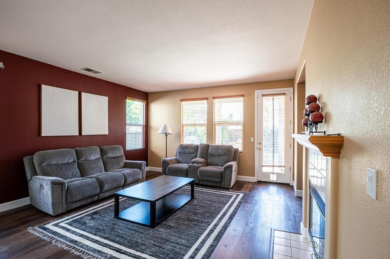 Building Photo - 820 Ben Ingram Ln
