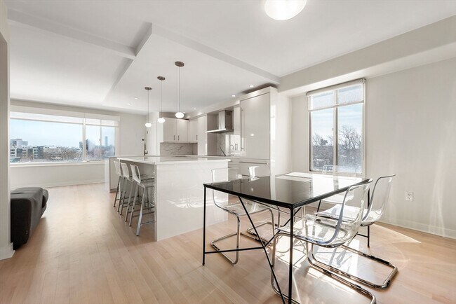 Building Photo - 280 Harvard St