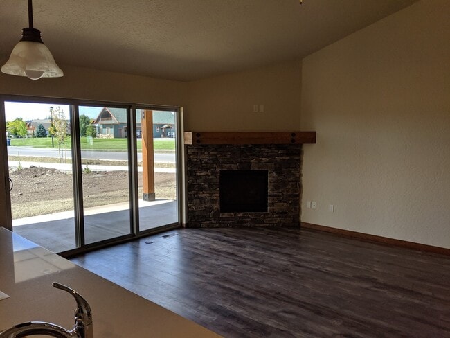 Building Photo - 4 Bed 2 Bath Rancher in Post Falls