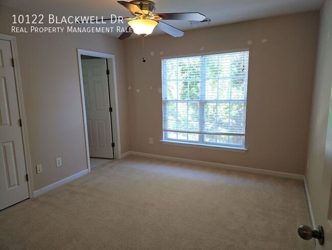 Building Photo - 10122 Blackwell Dr