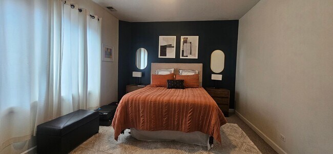 Building Photo - RIVER WEST - BEAUTIFIL 2BD/2BTH CONDO FOR ...