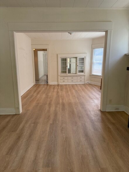 Building Photo - 2744 N Murray Ave