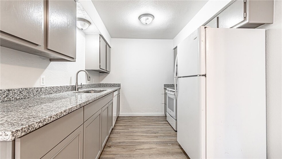 Building Photo - 1012 Turtle Creek Dr