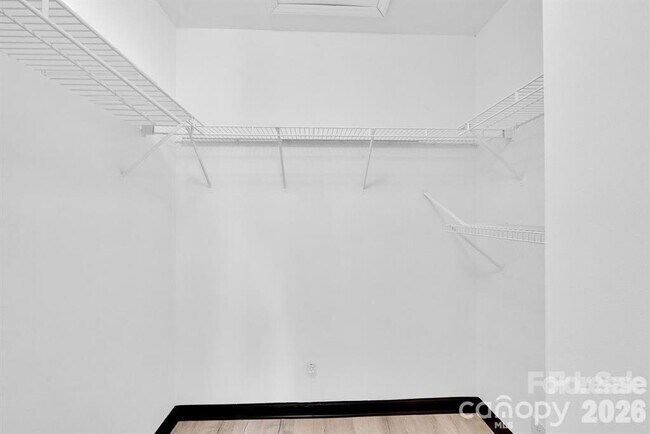 Building Photo - 18755 Vineyard Point Ln