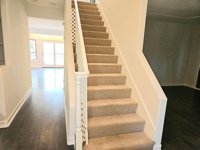 Building Photo - Stunning 4 Bed 3 Bath Naglee Park Home Nes...