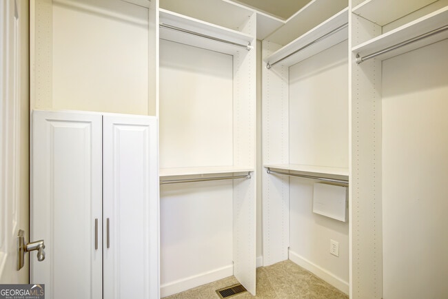 Building Photo - 112 Cottage Grove