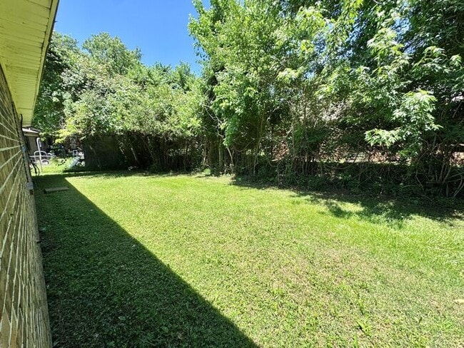 Building Photo - 3720 S Ridge Ave