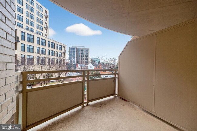 Building Photo - 7111 Woodmont Ave