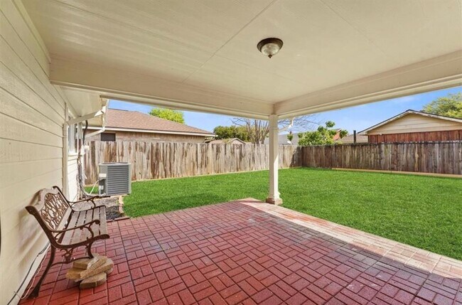 Building Photo - 1334 Great Dover Cir