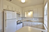 Building Photo - Adorable 2 bedroom apartment!