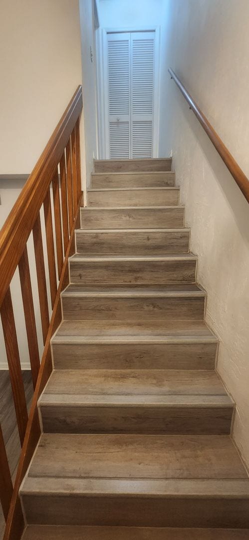 Building Photo - { ROCKWOOD VILLAS } 2/2 Town House Close t...