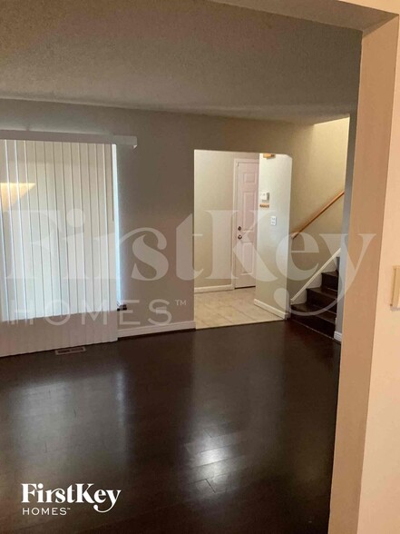 Building Photo - 16211 Fox Ct